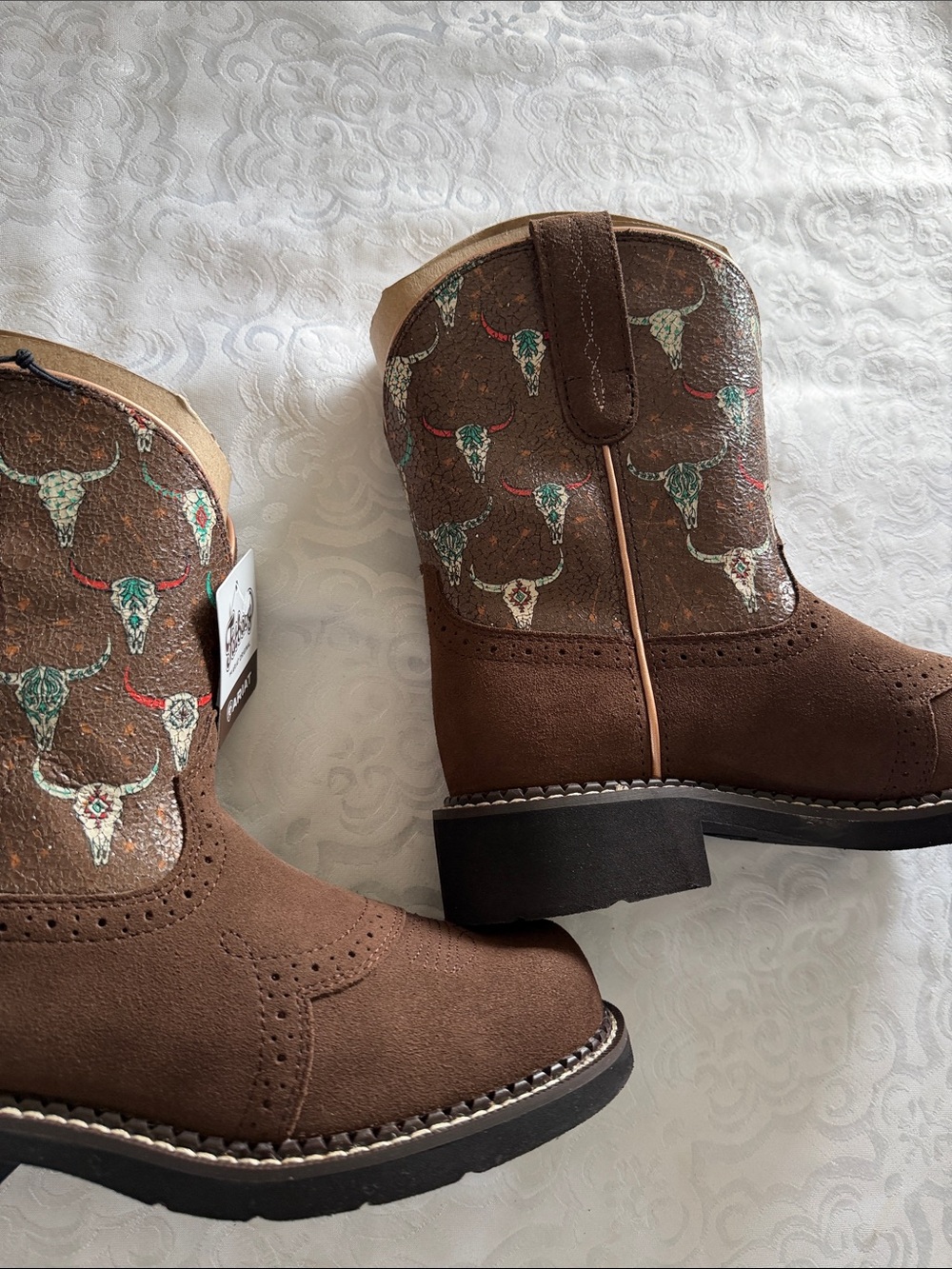 Ariat women’s Cowboy Boots - Picture 14 of 16